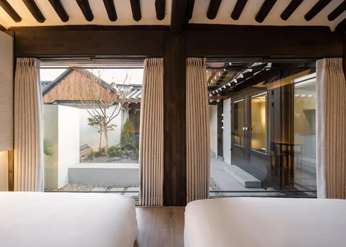 Luxury Hanok Mueok