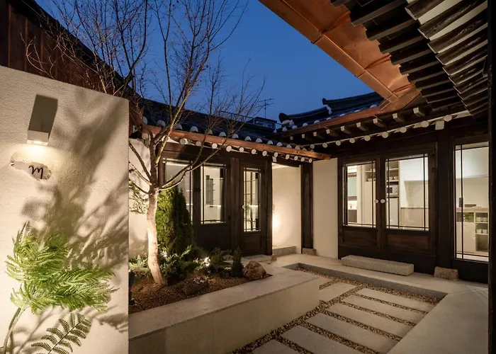 Luxury Hanok Mueok